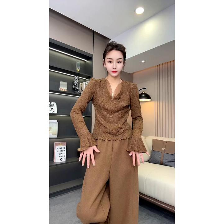 蕾丝加绒微喇叭袖打底衫洋气显瘦气质长袖蕾丝衫