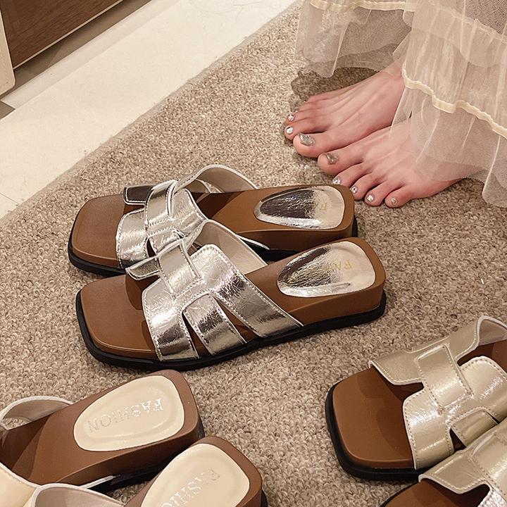 黑色复古坡跟增高一字拖鞋女款夏外穿2025新款软底百搭防滑凉拖鞋