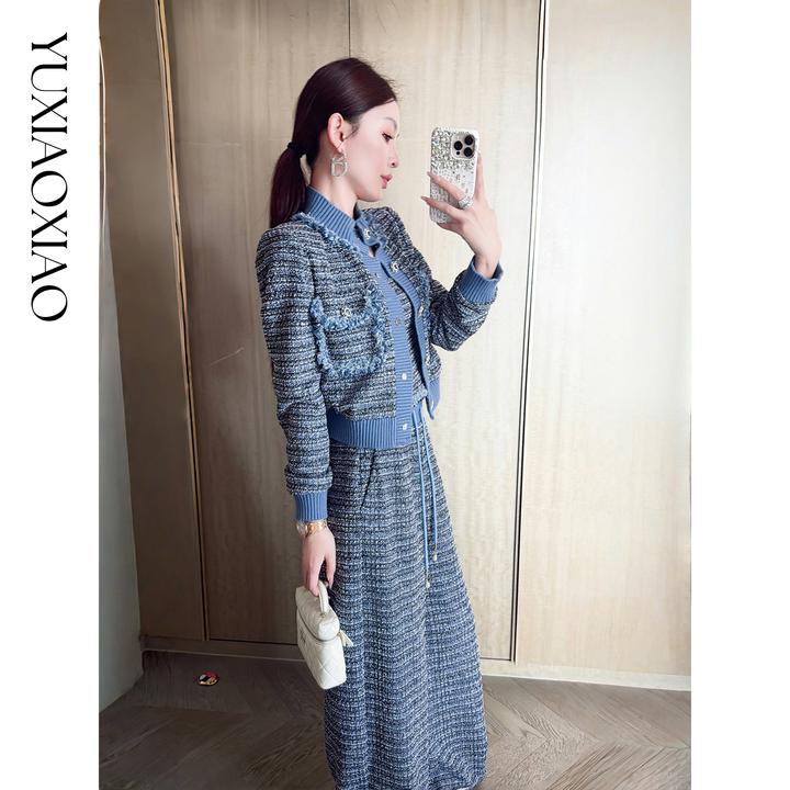 余潇潇【格调邂逅】亮丝粗花小香立领垫肩外套&抹胸&松紧直筒裤