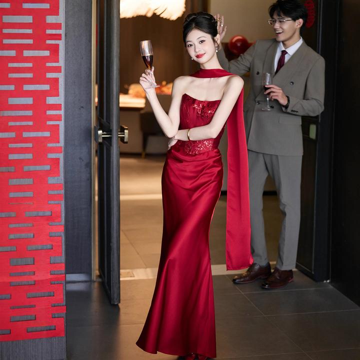 订婚礼服女敬酒服新娘红色新款连衣裙高级感结婚晨袍抹胸鱼尾