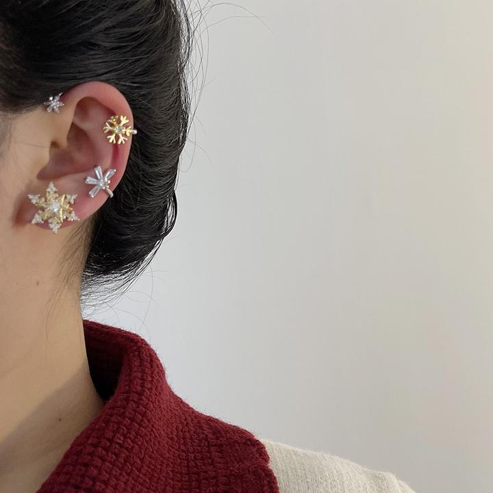 铜合金锆石耳饰 设计感轻奢小众雪花可旋转星星耳挂无耳洞简约个