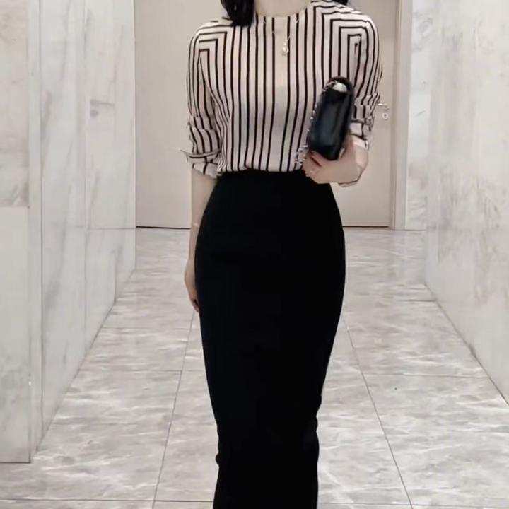 2025春夏新款时尚显瘦气质女士网红洋气两件套百搭款D7800