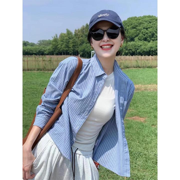 高级感超好看蓝色条纹衬衫外套今年流行漂亮短款小衫上衣女春秋季