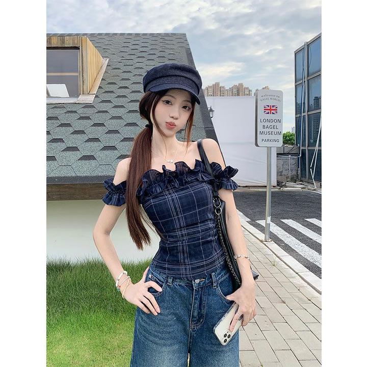 法式复古木耳边一字肩T恤女夏季不规则修身收腰短款露肩格子上衣