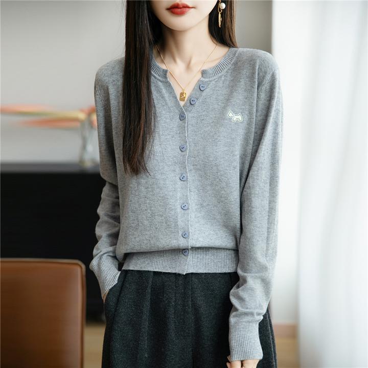 哥弟阿玛施正品早秋V领刺绣羊毛针织开衫外套女2025春秋大码女装