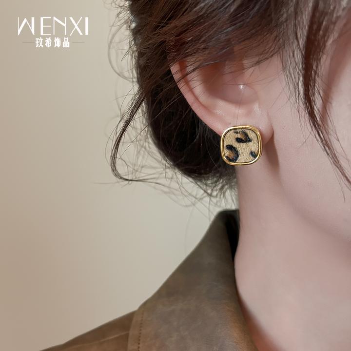 铜合金耳饰 仿马毛豹纹方块耳环2025新款爆款高级感耳钉轻奢小众