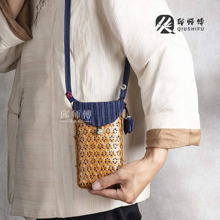 BB090(邱师傅)邱师傅纯手工中式复古风竹编斜跨女士简约手机包