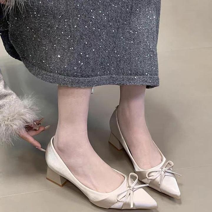 气质缎面尖头单鞋2025新款百搭粗跟低跟甜美蝴蝶结浅口通勤鞋