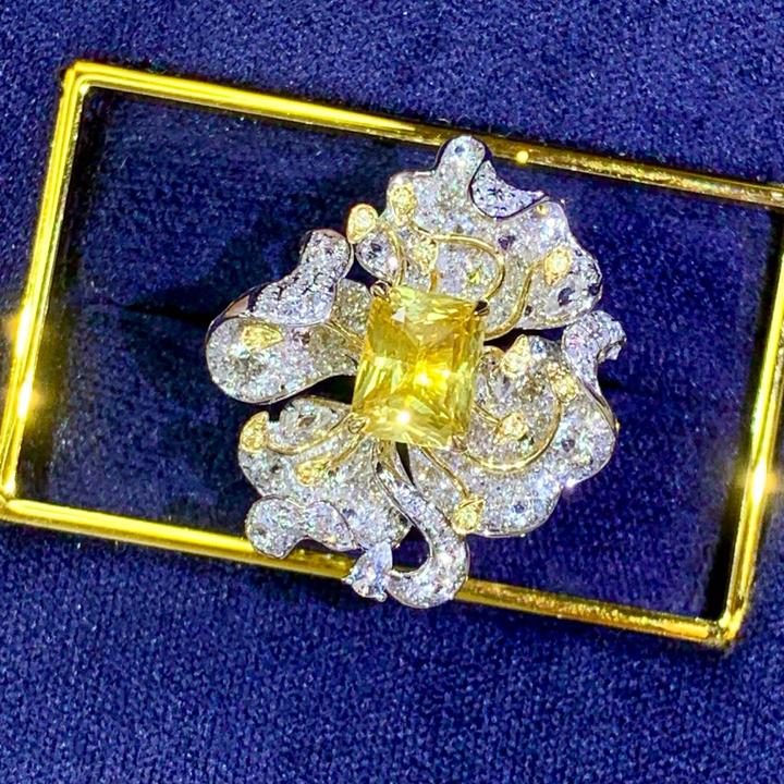 指间生花金丝雀V-B切割18K金镶嵌天然黄蓝宝戒指（两用款/不含链）