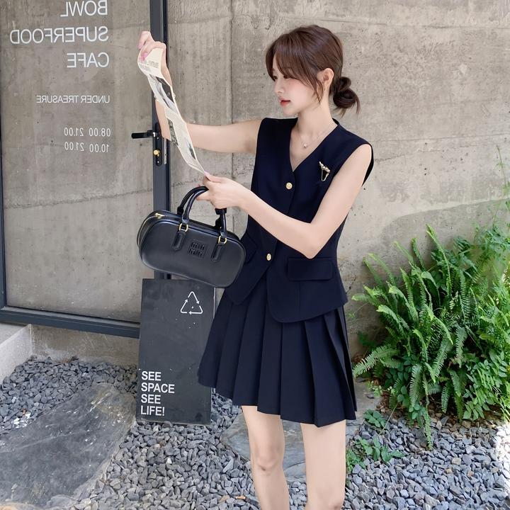 韩系学院风马甲百褶半身裙套装女夏2025新款高级感气质时尚两件套