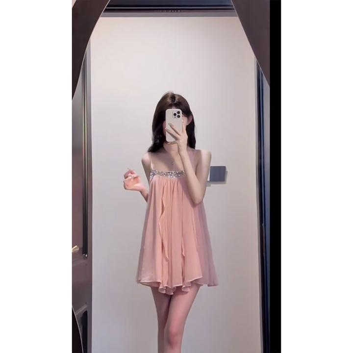 重工亮片吊带小众连衣裙女装夏季收腰显瘦包臀裙甜辣妹纯欲短裙子