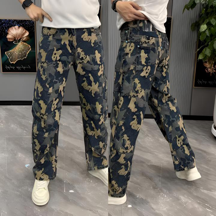 印花牛仔裤男款秋季新款男裤潮流男士弯刀裤时尚百搭阔腿迷彩裤男