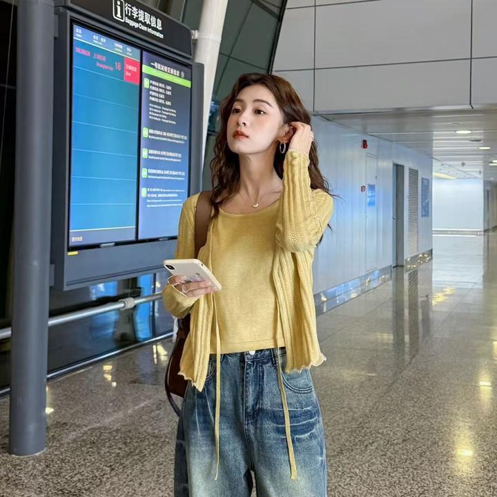 2025早秋新款韩系松弛感穿搭假两件黄色针织上衣搭配牛仔裤两件套