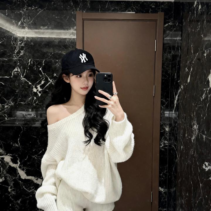 韩系氛围感套装女露肩宽松上衣巨好看的两件套早秋新款独特短裤潮