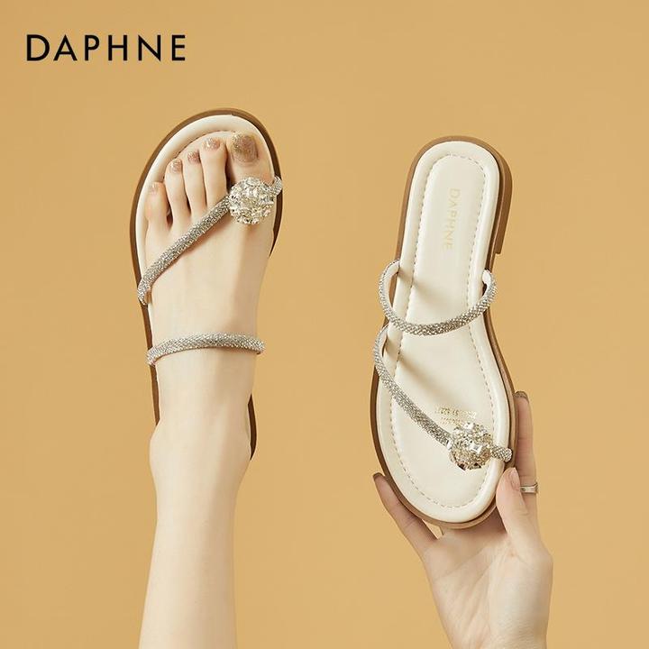 达芙妮夹趾拖鞋女平底女鞋2025年新款仙女风凉拖鞋外穿水钻一字拖