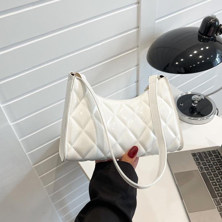 女士包包单肩包女饺子腋下包高级感轻奢小众可爱精致小包通勤