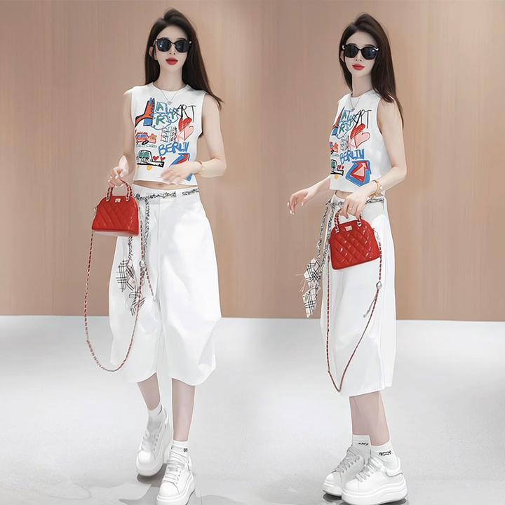 小个子甜美时尚气质穿搭夏季涂鸦圆领无袖背心百搭短裤子夏季套装