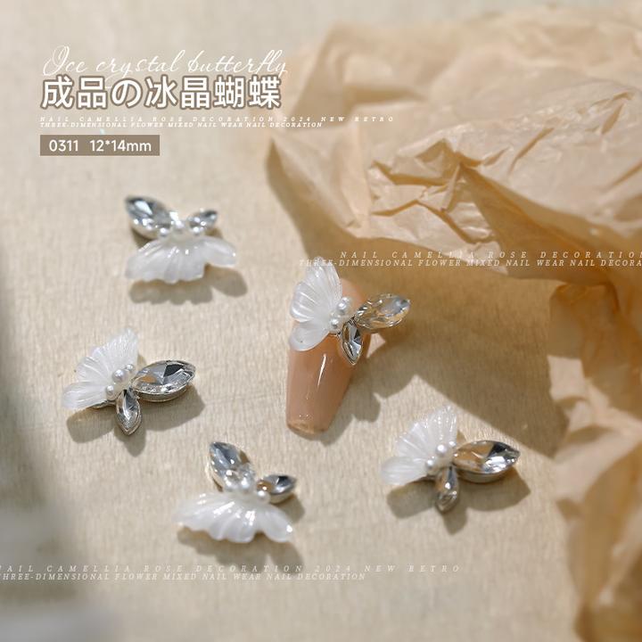 爆款美甲成品冰晶蝴蝶合金饰品白粉冰透色镶马眼美甲钻穿戴甲配饰