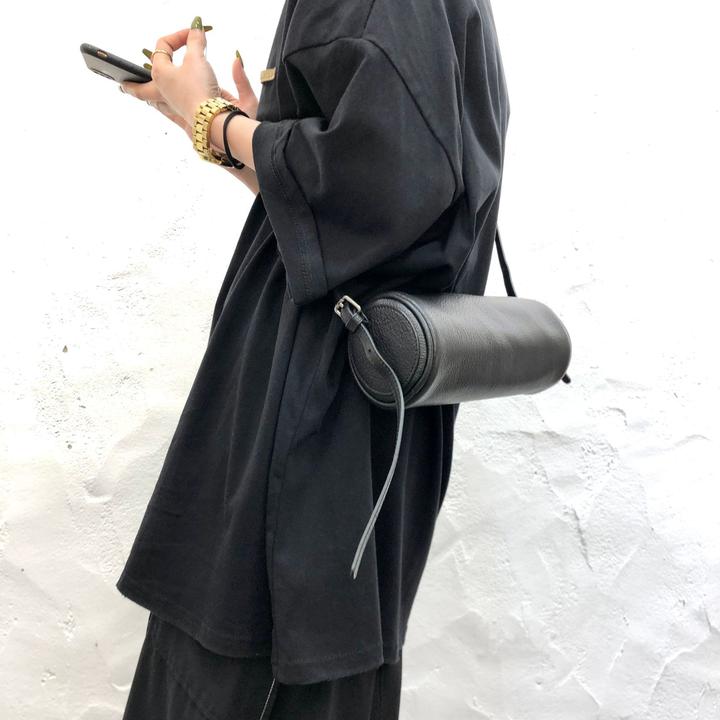 真皮女包手工头层牛皮胸包马鞍包单肩包斜挎包圆筒包男女款式