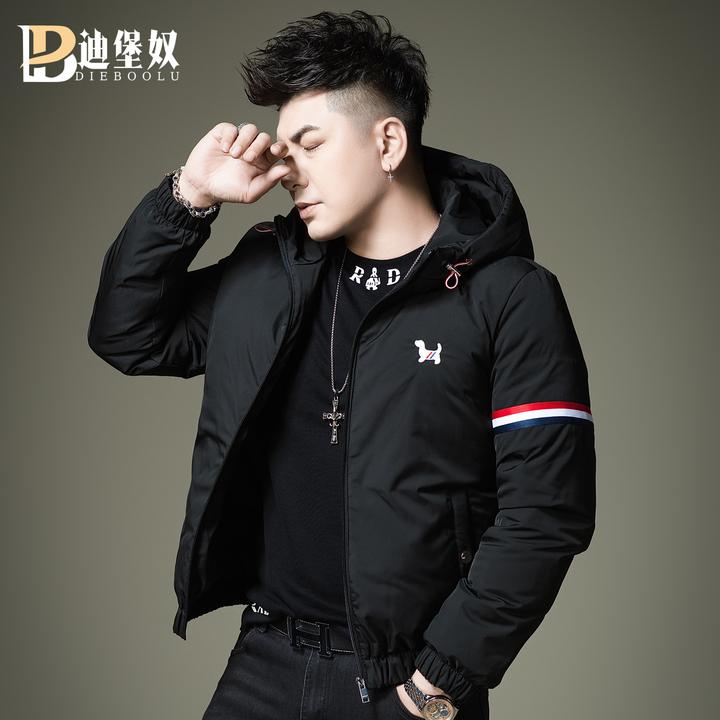 欧洲站连帽条纹羽绒服男装冬季新款个性徽章刺绣白鸭绒保暖外套