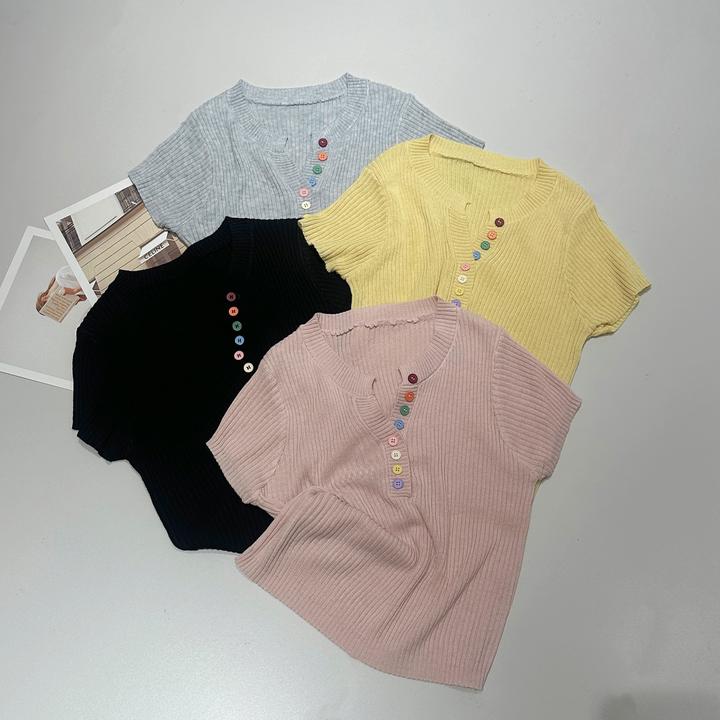韩版彩色纽扣V领半开领针织短袖减龄上衣针织衫小众短袖上衣H6-67