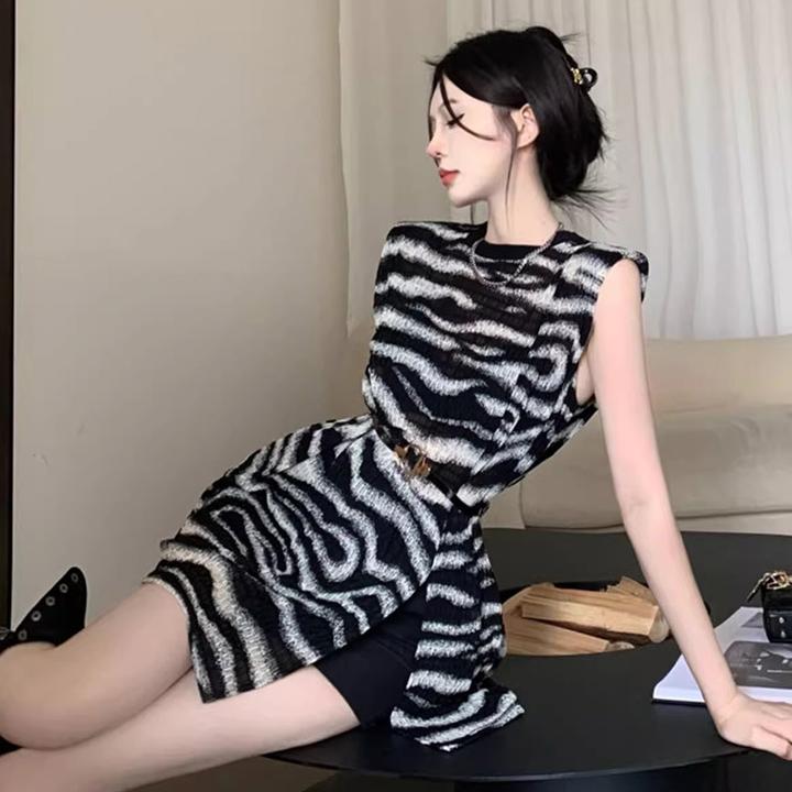 纯欲风穿搭辣妹条纹上衣女夏季2025新款侧边开叉收腰显瘦无袖t恤