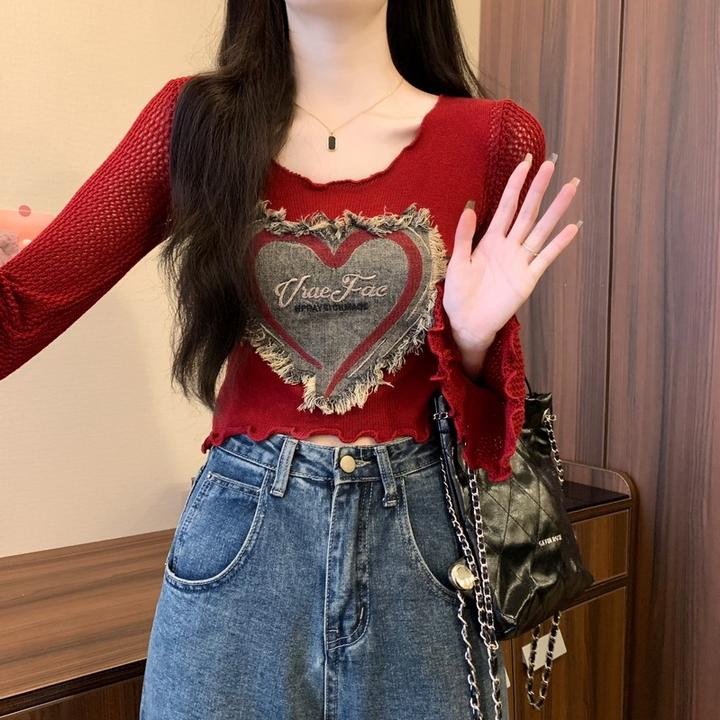 新年安哥拉红V领针织打底衫女早秋露肤穿搭短款喇叭长袖毛衣上衣