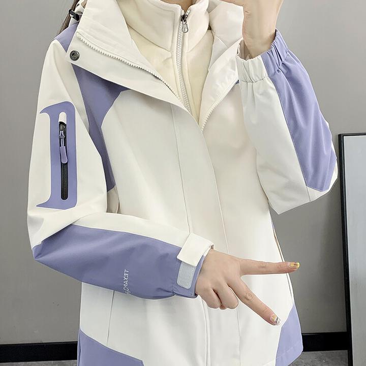 日本DB冲锋衣新款女三合一两件套秋冬可拆卸小个子防水防风旅行装