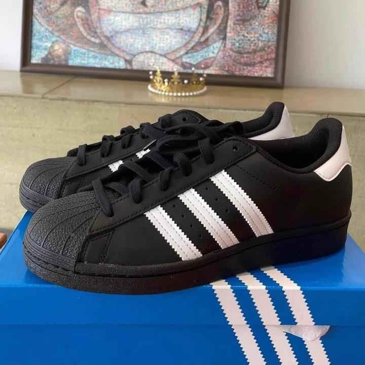 女鞋新款金标黑色休闲板鞋2025学生平底百搭莆田小白鞋