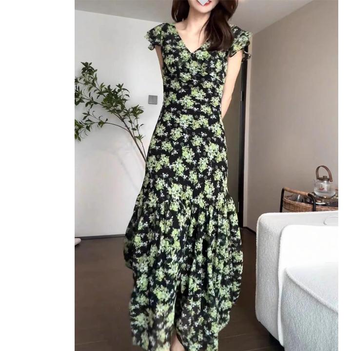 法式复古绿色小飞袖收腰v领连衣裙超好看气质碎花裙女装潮牌新款