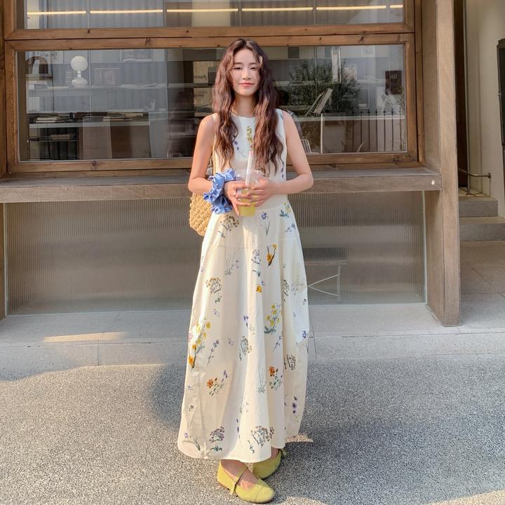 法式甜美碎花无袖背心连衣裙女2025夏季新款独特甜美超时尚款长裙