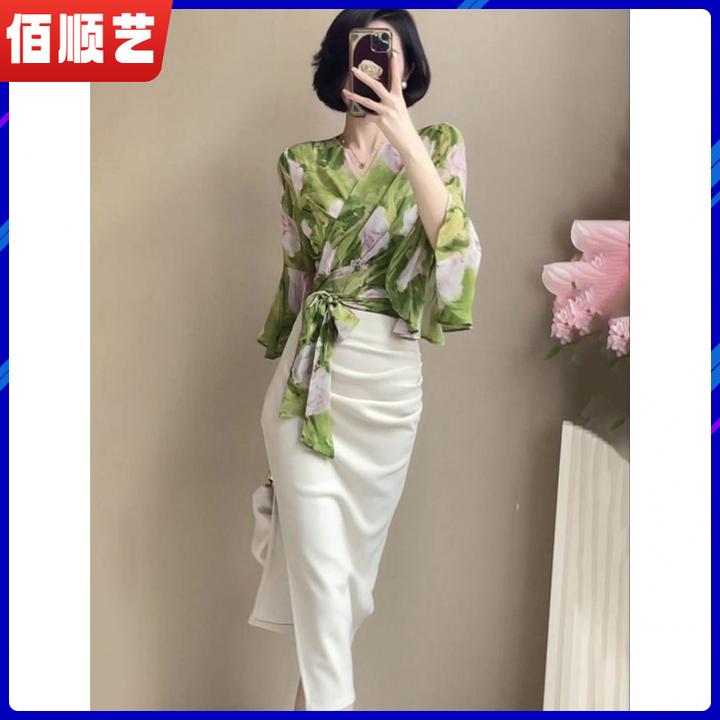 l2025夏季时尚高级感印花衬衫半身裙套装V领港味复古性感裙子套装