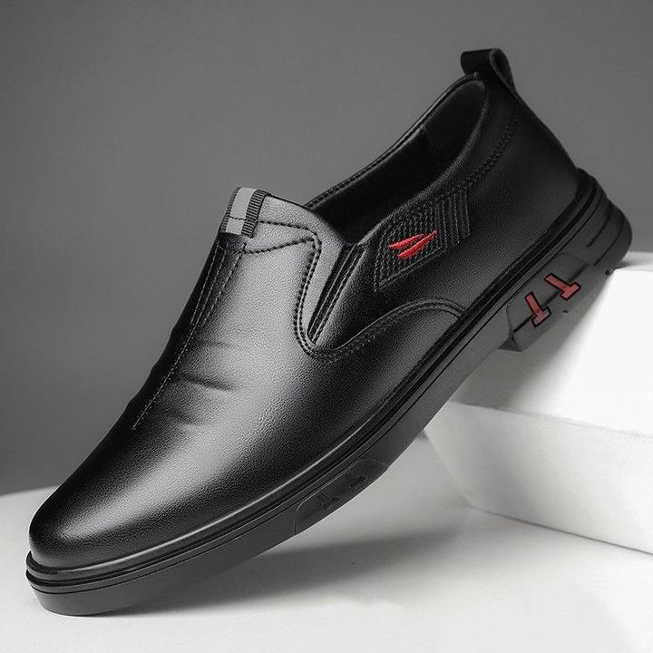 新款男士皮鞋防滑耐磨轻便软底商务休闲鞋中老年爸爸休闲皮鞋