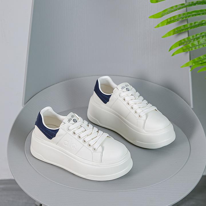 真皮厚底小白鞋女2025秋季新款百搭增高轻便软底休闲运动板鞋爆款