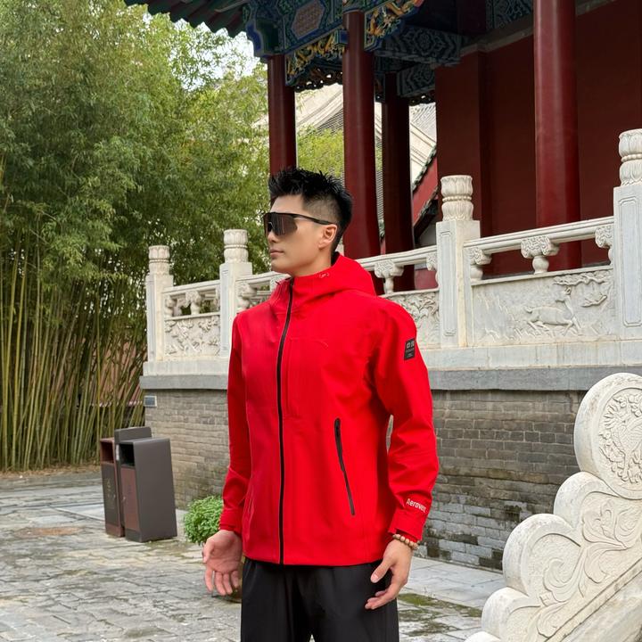 【风暴甲Pro】安踏秋季新款男子安踏膜科技面料防暴雨级冲锋衣