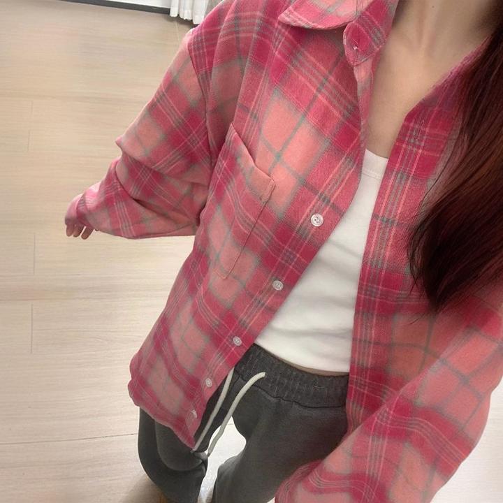 300斤特大码火龙果色格子衬衫外套女春秋小众宽松显瘦叠穿衬衣