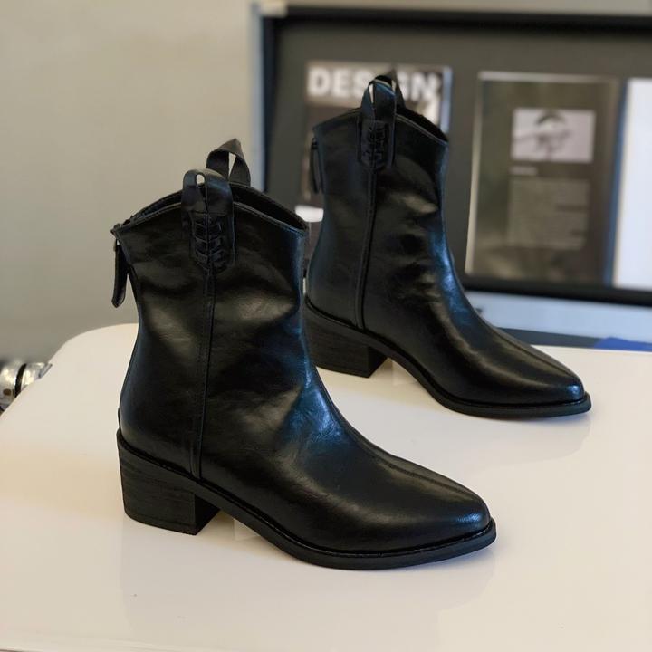 法式尖头粗跟厚底短靴女2025秋冬爆款小众洋气百搭瘦瘦靴切尔西靴