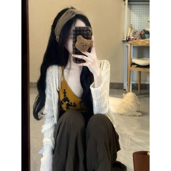 韩系早秋氛围感穿搭开衫黄色V领针织吊带背心女休闲阔腿裤子套装