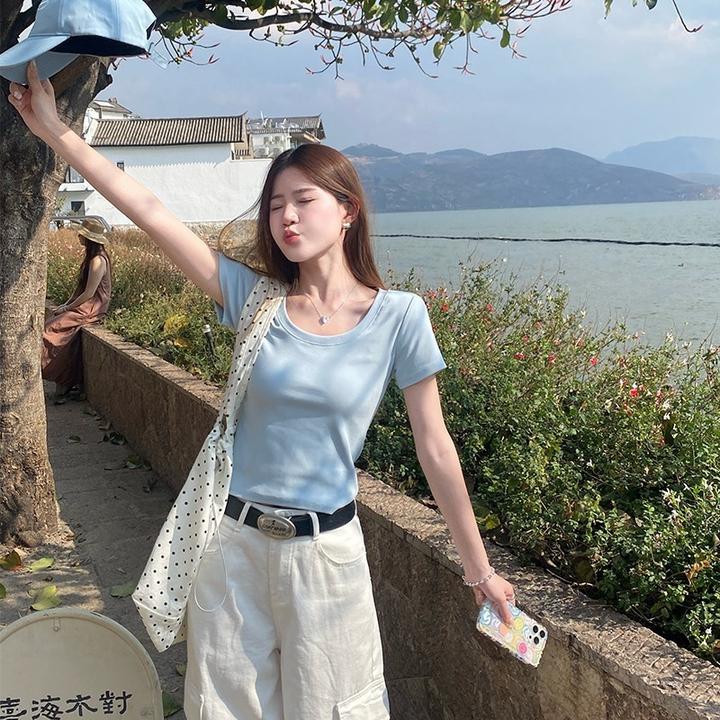 夏季女款蓝色多巴胺T恤百搭小众ins短款短袖U领正肩修身打底上衣