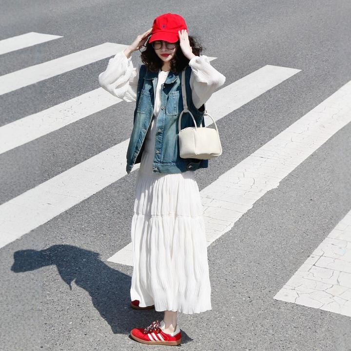 2025春装搭配一整套女牛仔马甲叠穿连衣裙子韩系气质漂亮两件套潮