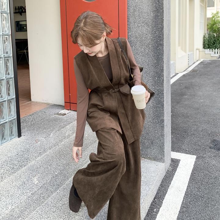 咖色时尚麂皮绒套装女时髦范收腰上衣2025年秋季新款阔腿裤两件套