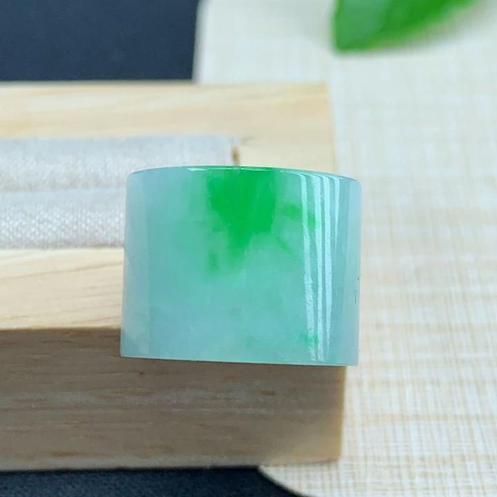 优惠缅甸纯天然翡翠A货老坑冰润绿色飘花路路通吊坠配珠宽卡16.5