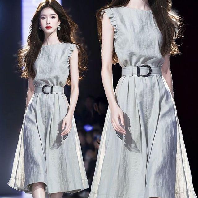 2024夏季冷淡系复古无袖气质连衣裙女质感公主小众设计收腰中长裙