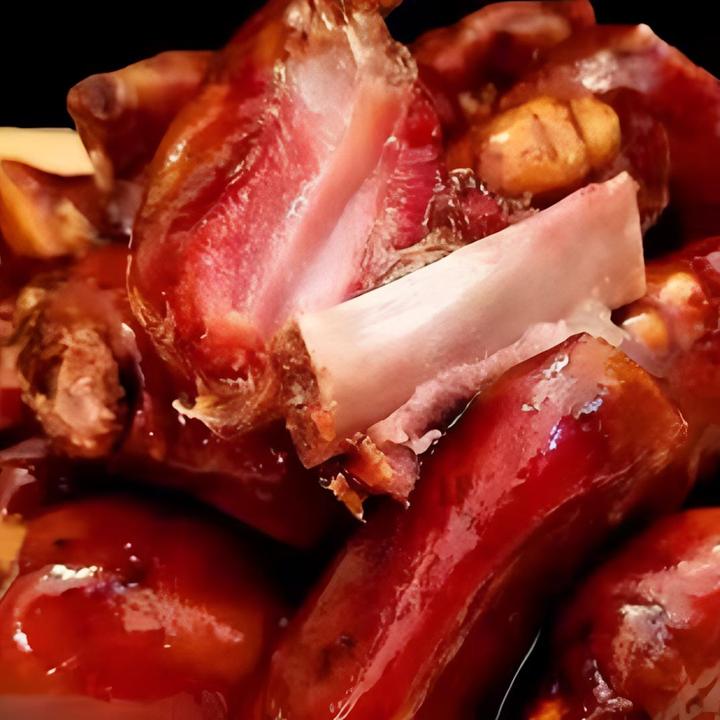 米仓道大巴山柏丫枝烟熏土猪腊排骨香肠