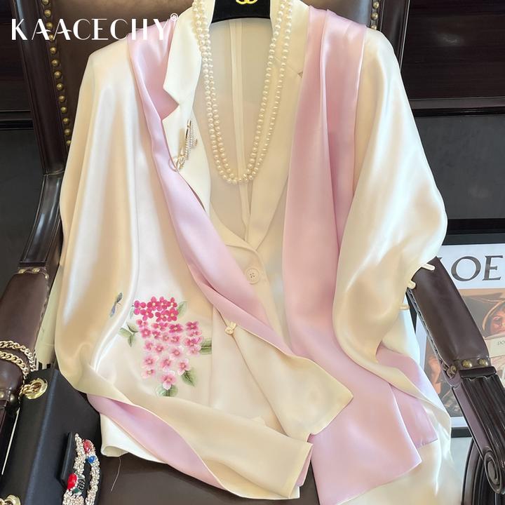 女士高级感披肩女款爆款2025新款手工绣花刺绣搭旗袍真丝盘扣丝巾