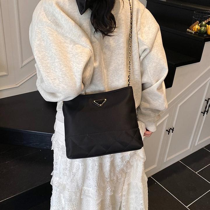 牛津布包包女夏大容量2025新款今年流行爆款链条斜挎包休闲水桶包