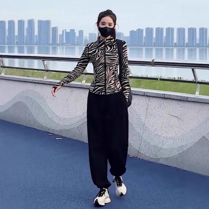 潮流高级感束脚裤休闲时尚一整套花色减龄拉链开衫长袖两件套