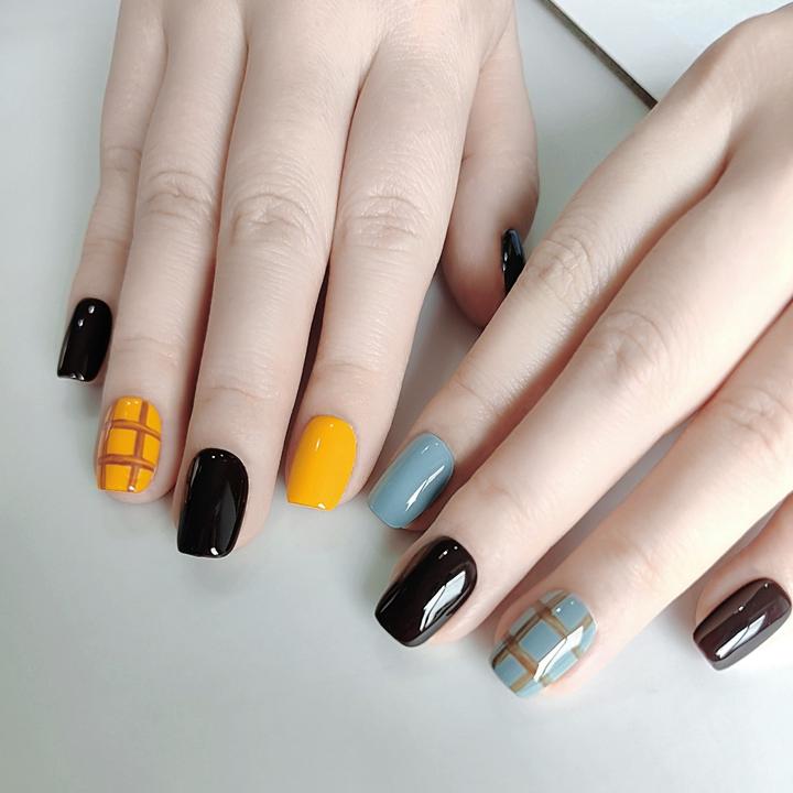 【简约撞色系列】纯手绘纯手工穿戴甲片爆闪钻裸色指甲贴