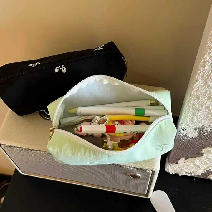 韩系ins风笔袋可爱收纳文具袋学生大容量便携高颜值简约铅笔袋