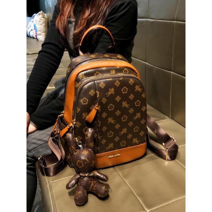 香港品牌女款爆款休闲女士包新款轻奢洋气时尚双肩背包中号托特包